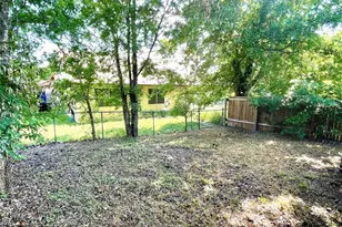 1802 Prairie Knoll Ct, Austin, TX 78758 - Photo 9