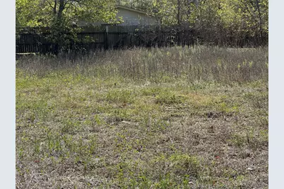 709 Locust Street, Bastrop, TX 78602 - Photo 3