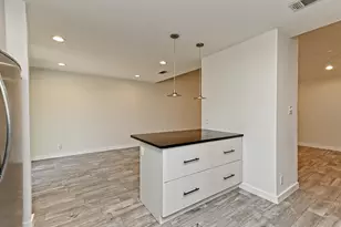 1202 Woodfield Dr, Austin, TX 78758 - Photo 9