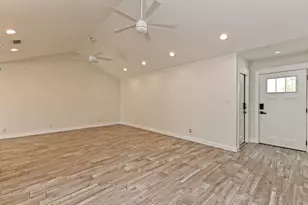 1202 Woodfield Dr, Austin, TX 78758 - Photo 7