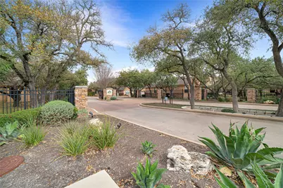 13800 Ashton Woods Circle, Austin, TX 78727 - Photo 21