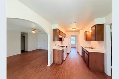 10904 Meadgreen Court, Austin, TX 78758 - Photo 9