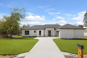 131 Koele Ct, Bastrop, TX 78602 - Photo 1