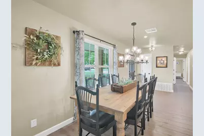 301 N 8th Street, Jarrell, TX 76537 - Photo 9