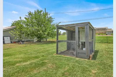 301 N 8th Street, Jarrell, TX 76537 - Photo 33