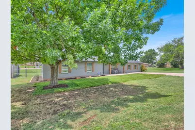 301 N 8th Street, Jarrell, TX 76537 - Photo 35