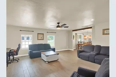 301 N 8th Street, Jarrell, TX 76537 - Photo 5