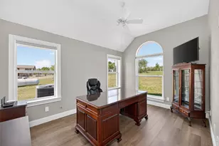 493 Chimney Cove Dr, Marble Falls, TX 78654 - Photo 23