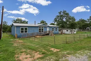 126 Cherokee Cir, Smithville, TX 78957 - Photo 3