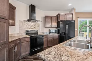 126 Cherokee Cir, Smithville, TX 78957 - Photo 23