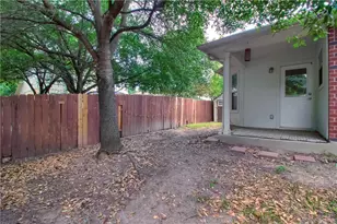 1100 Emmitt Run, Austin, TX 78721 - Photo 37