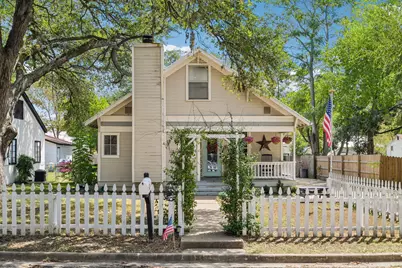 802 Hudgins Street, Smithville, TX 78957 - Photo 1