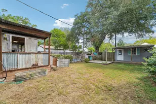 802 Hudgins St, Smithville, TX 78957 - Photo 29