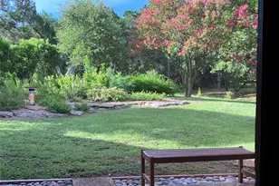 211 Bunnyrun Ln, San Marcos, TX 78666 - Photo 7