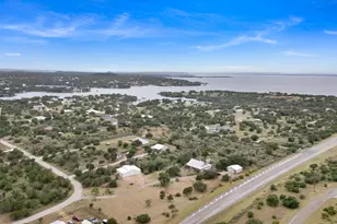 204 Deer Ridge Dr, Burnet, TX 78611 - Photo 5