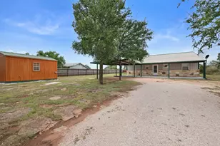 204 Deer Ridge Dr, Burnet, TX 78611 - Photo 1