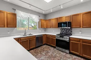 1303 Julies Walk, Pflugerville, TX 78660 - Photo 11