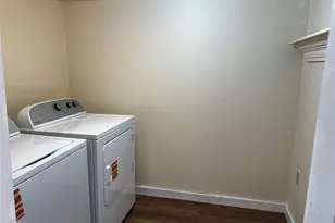 102 E Carrie Manor St, Manor, TX 78653 - Photo 5