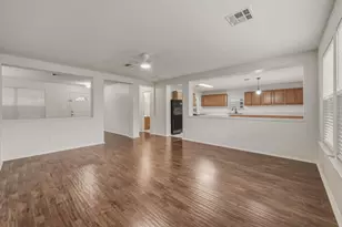 109 Comal Cove, Elgin, TX 78621 - Photo 5