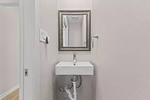 102 N Austin St, Buda, TX 78610 - Photo 23