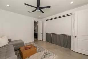 1129 Henninger St, Austin, TX 78702 - Photo 13