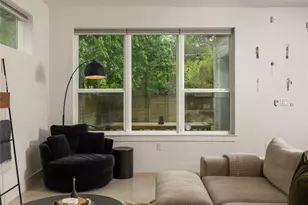 1129 Henninger St, Austin, TX 78702 - Photo 11