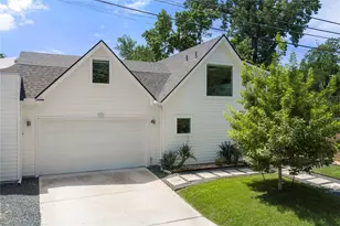 1129 Henninger St, Austin, TX 78702 - Photo 3