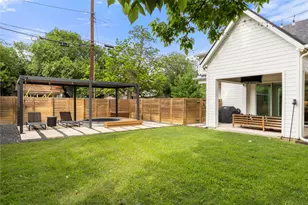 1129 Henninger St, Austin, TX 78702 - Photo 29