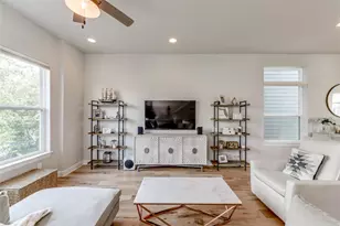 1405 Hyde St, Austin, TX 78741 - Photo 15