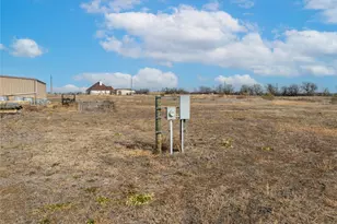 824 Co Rd 451, Coupland, TX 78615 - Photo 5