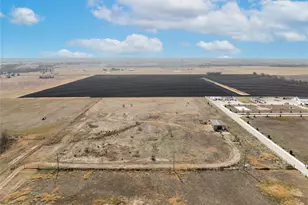 824 Co Rd 451, Coupland, TX 78615 - Photo 17