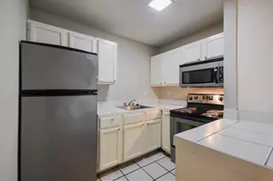 1000 W 26th St, Austin, TX 78705 - Photo 11