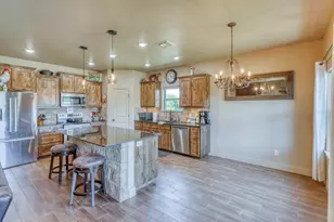 412 Jake Dr, Jarrell, TX 76537 - Photo 11