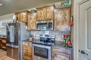 412 Jake Dr, Jarrell, TX 76537 - Photo 15