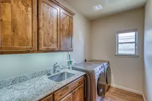 412 Jake Dr, Jarrell, TX 76537 - Photo 17