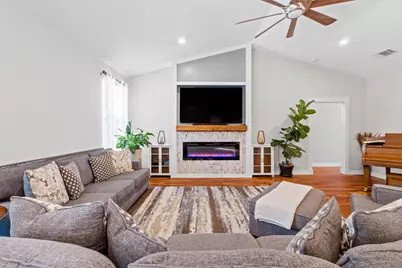 3905 Clinton Lane, Lago Vista, TX 78645 - Photo 7