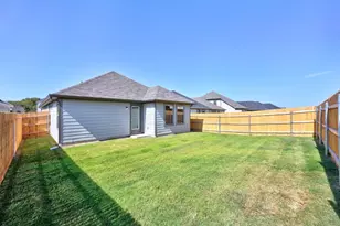 305 Bendecido Loop, Elgin, TX 78621 - Photo 27