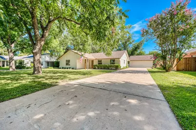 319 Columbine Street, Marble Falls, TX 78654 - Photo 3