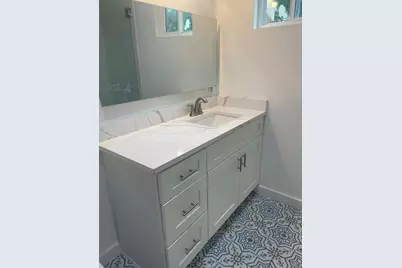 302 E 32nd Street #B, Austin, TX 78705 - Photo 5