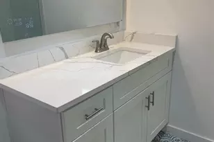 302 E 32nd St, Austin, TX 78705 - Photo 5