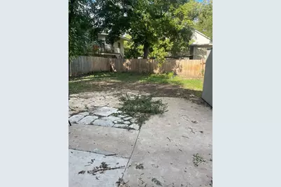 302 E 32nd Street #B, Austin, TX 78705 - Photo 11