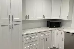 302 E 32nd St, Austin, TX 78705 - Photo 3