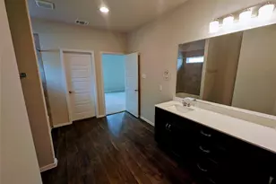 301 Chesterfield Dr, Kyle, TX 78640 - Photo 13