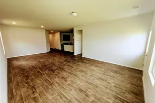 301 Chesterfield Dr, Kyle, TX 78640 - Photo 7