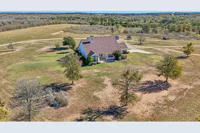 1525 Fm 1704, Elgin, TX 78621 - Photo 39