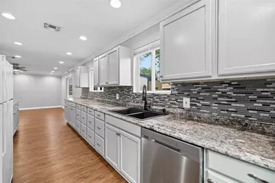 4502 Turnstone Drive, Austin, TX 78744 - Photo 9