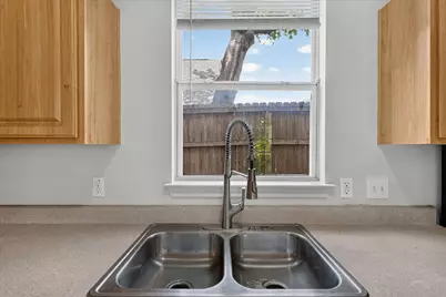 7002 Bennett Avenue, Austin, TX 78752 - Photo 13