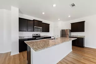 317 Cres Park Dr, Jarrell, TX 76537 - Photo 7