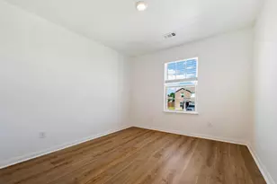 317 Cres Park Dr, Jarrell, TX 76537 - Photo 17