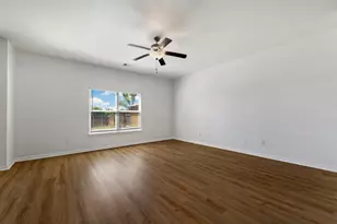 317 Cres Park Dr, Jarrell, TX 76537 - Photo 19